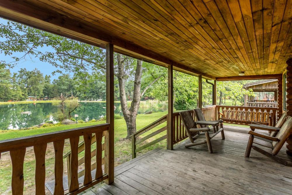 Three-Bedroom Deluxe Cottage interior